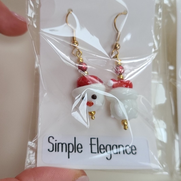 Simple Elegance hand made Christmas earrings - Picture 2 of 9